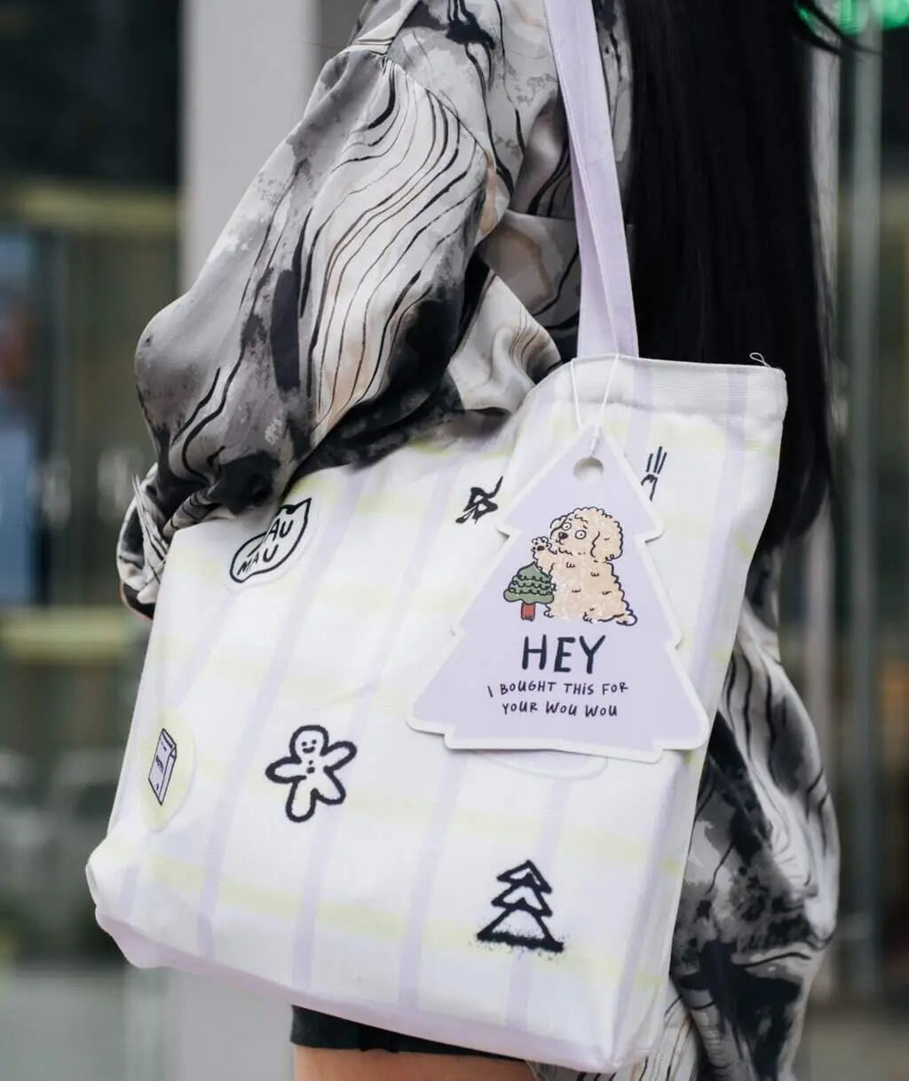 Notti Chuck'smas Tote image 2